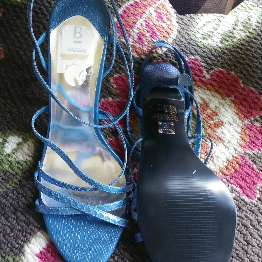 Heels - Picture 2 of 4